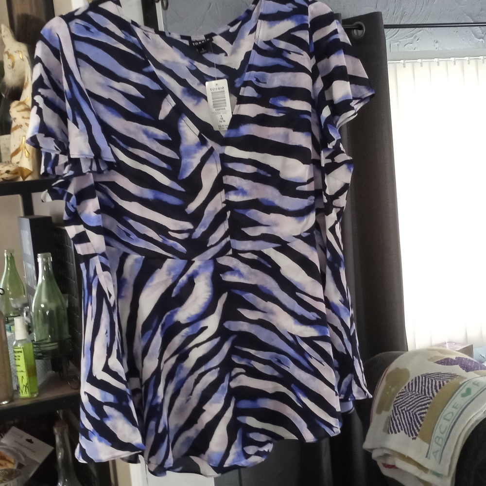 Torrid Semi Sheer Peplum Top sz 1 or 14 - 16